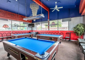 Red Carpet Inn - Stamford