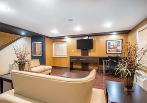 Clarion Inn Elmhurst - Oakbrook