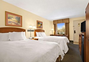 Howard Johnson by Wyndham Greensboro Near the Coliseum
