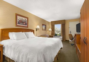 Howard Johnson by Wyndham Greensboro Near the Coliseum