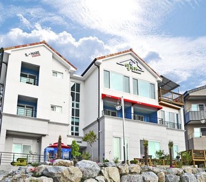 Janghohang Pension 