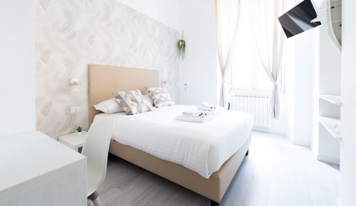 Room (2)
