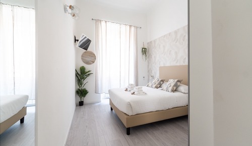 Room (3)