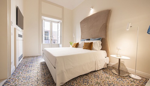 Executive Suite, City View (Florio)