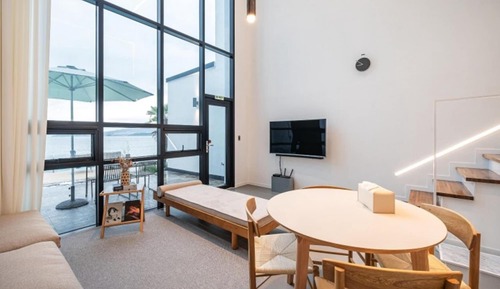 Room (Reve C-01 (Open))