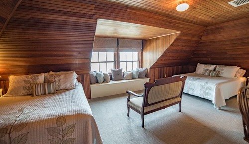 Deluxe Queen with 2 Queen Beds
