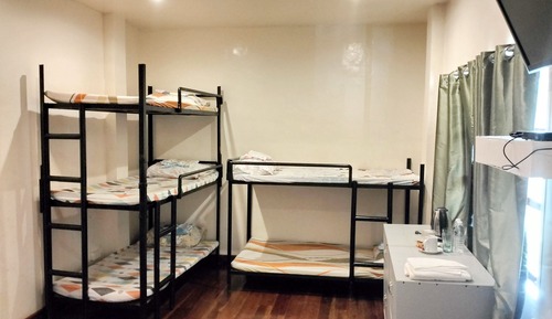 8-Bed Mixed Dormitory Room