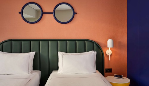 Room, 2 Twin Beds (Art)