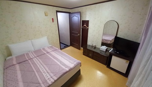 Room (Double)