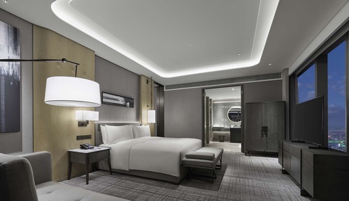 KING JUNIOR SUITE
