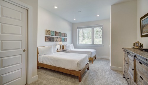 Premier Condo, 2 Bedrooms