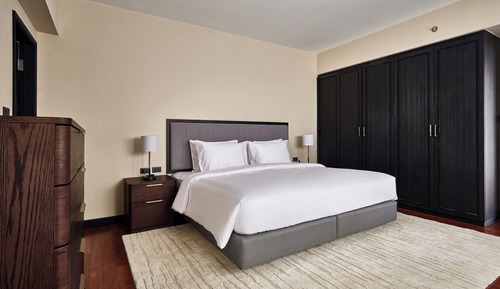 Deluxe Studio Suite, 3 Bedrooms