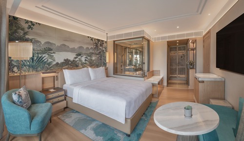 Luxury Suite, 1 King Bed, Non Smoking, Garden View (Balcony)