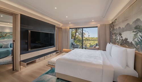 Luxury Suite, 1 King Bed, Non Smoking, Garden View