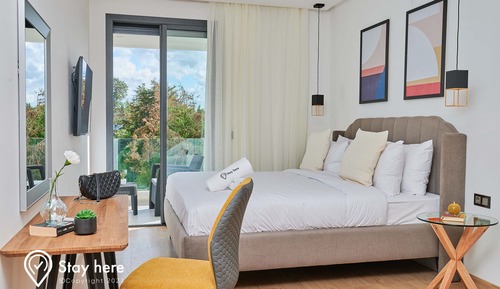 Deluxe Apartment