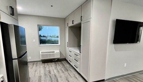 Single Room, Kitchenette