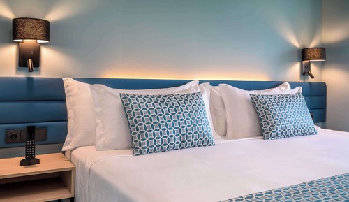 Superior Room, Partial Sea View