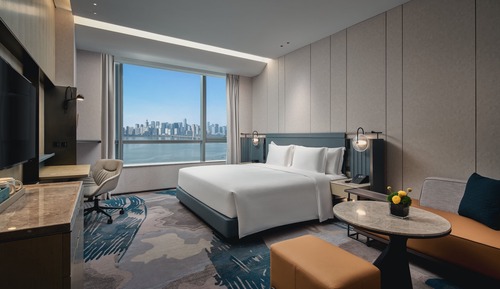 Standard Room, 1 King Bed, Club Lounge Access, River View