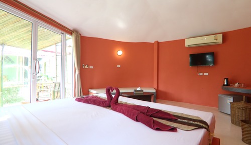 7. Papillon Emeraude