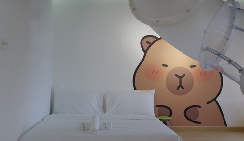 Capybara Themed Loft Near Legoland
