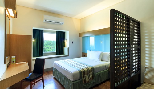 Suite, 1 Queen Bed with Sofa bed, Non Smoking
