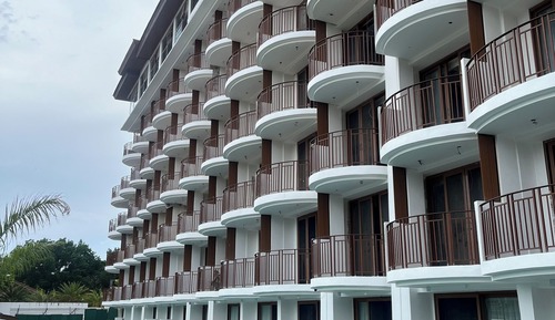 Ocean Wing Pool Access
