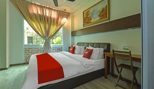 Room, 3 Bedrooms