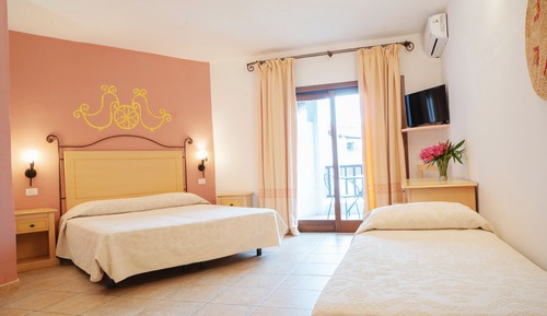 Triple Room