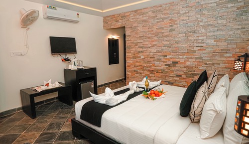 Suite, Balcony, Garden View