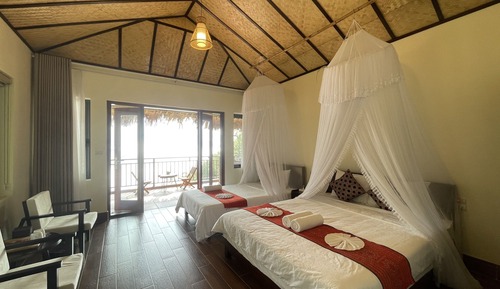 Deluxe Triple Room, Multiple Beds, Balcony, Mountain View