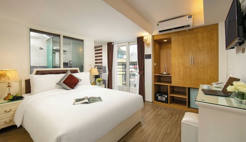 Senior Double Room, Balcony, City View
