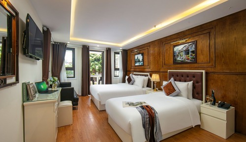 Executive Triple Room, Multiple Beds, Balcony, City View