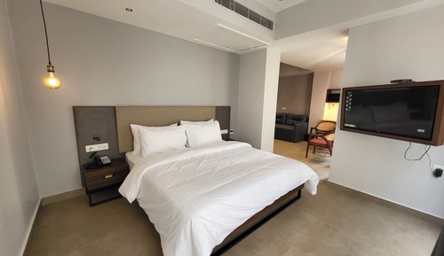 Executive Suite, 1 King Bed with Sofa bed, Non Smoking, City View