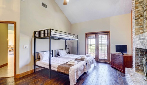 House (5 Bedrooms)