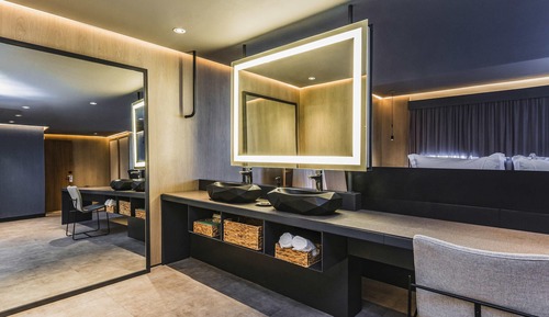 Suite, 1 King Bed, Bathtub (Master)
