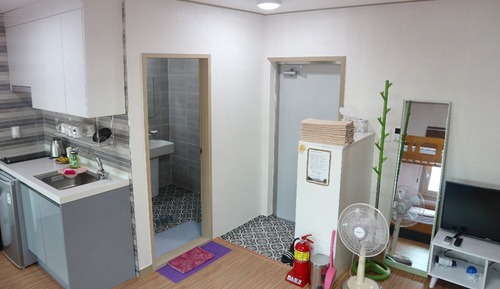 Room (8-person room (reservation possible f)