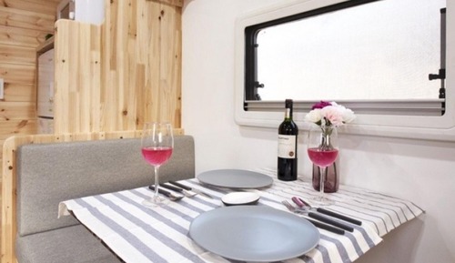 Room (Caravan A-1)