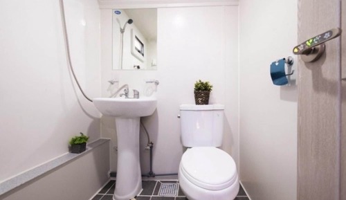Room (Caravan B-1)