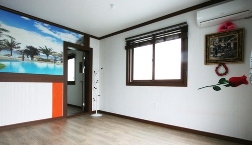 Room (Family E)