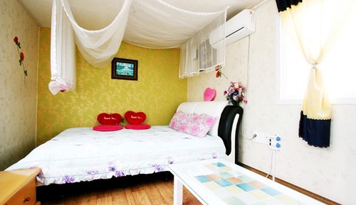 Room (Star)