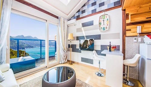 Room (Wind Complex No 304 )