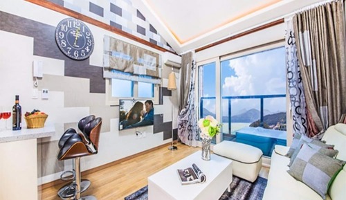 Room (Sun Complex No 301 )