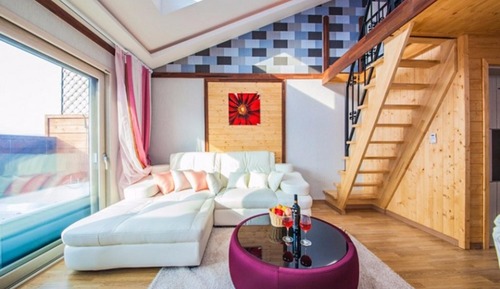 Room (Wind Complex No 301 )