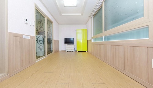 Room (Room 102 (Room + Kitchen + Toilet))