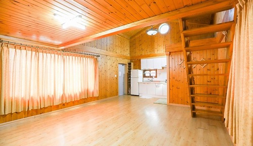 Room (Starlight)