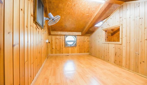 Room (Starlight 3)