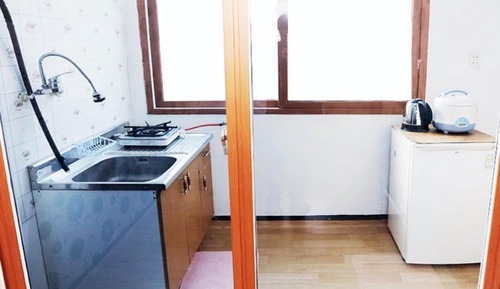 Room (Room 202 Shrimp)