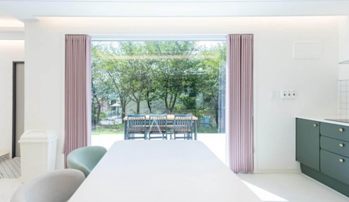 Room (Building B 101)