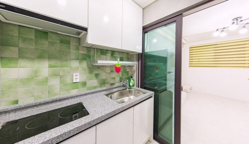 Room (Standard 102)