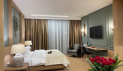 Deluxe Suite